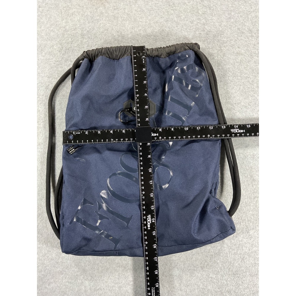 Oakley Frogskins Navy Blue Drawstring Cinch Backpack Bag with Carabiner Clip - Picture 4 of 4